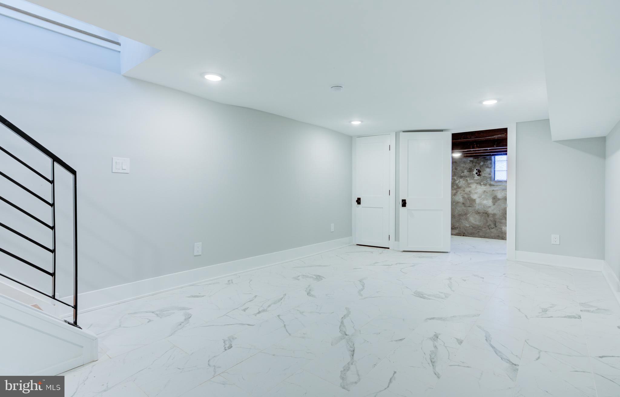 KENSINGTON - Residential