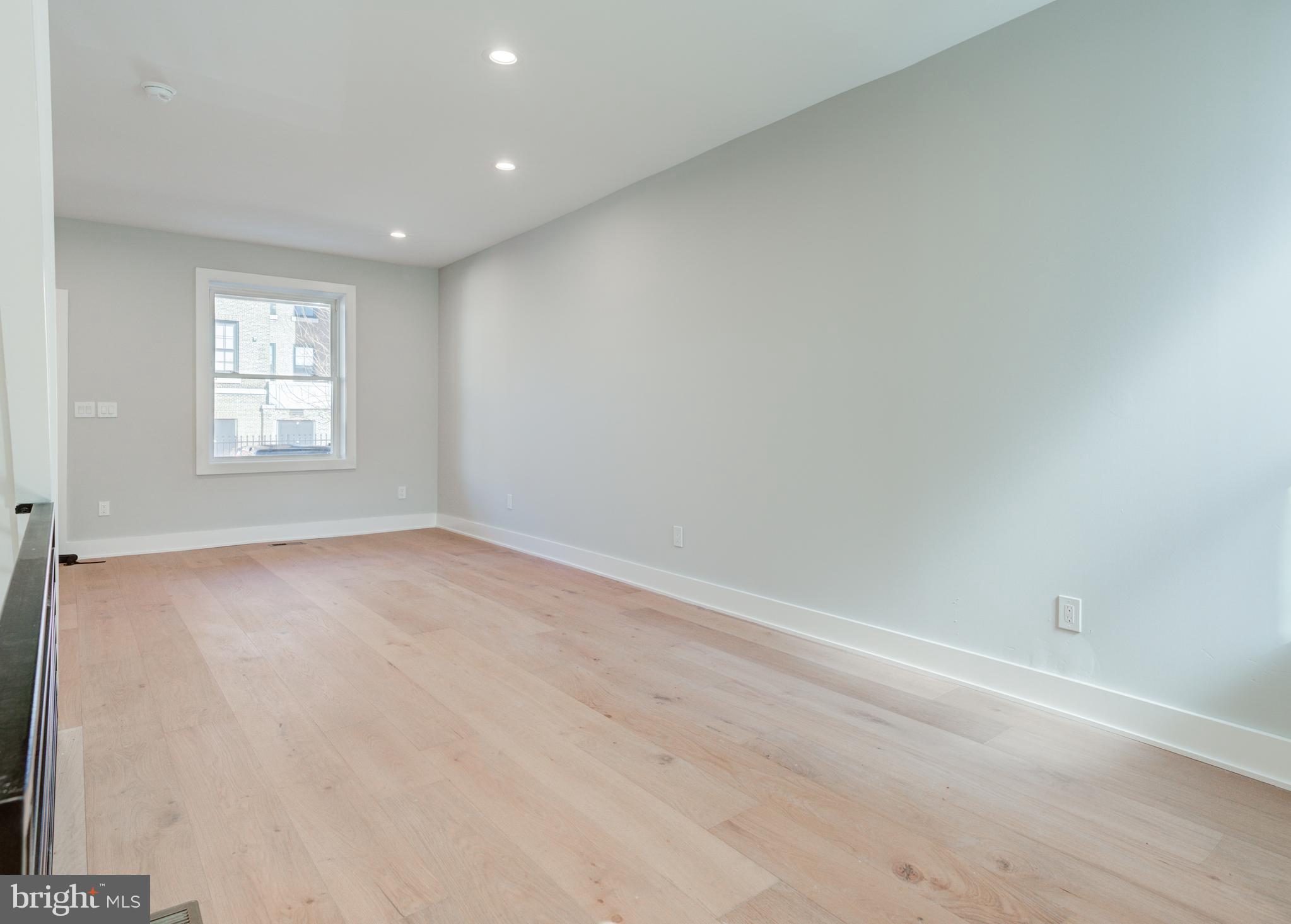 KENSINGTON - Residential