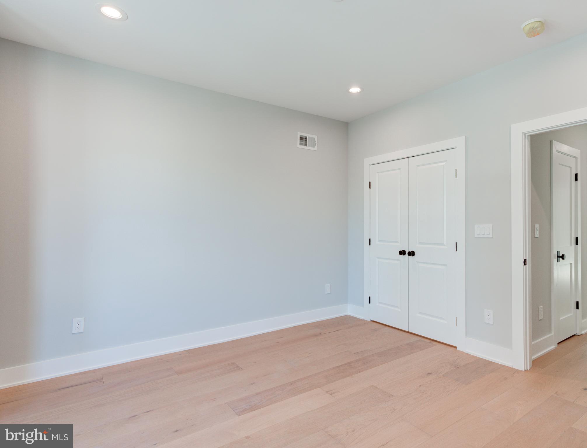 KENSINGTON - Residential