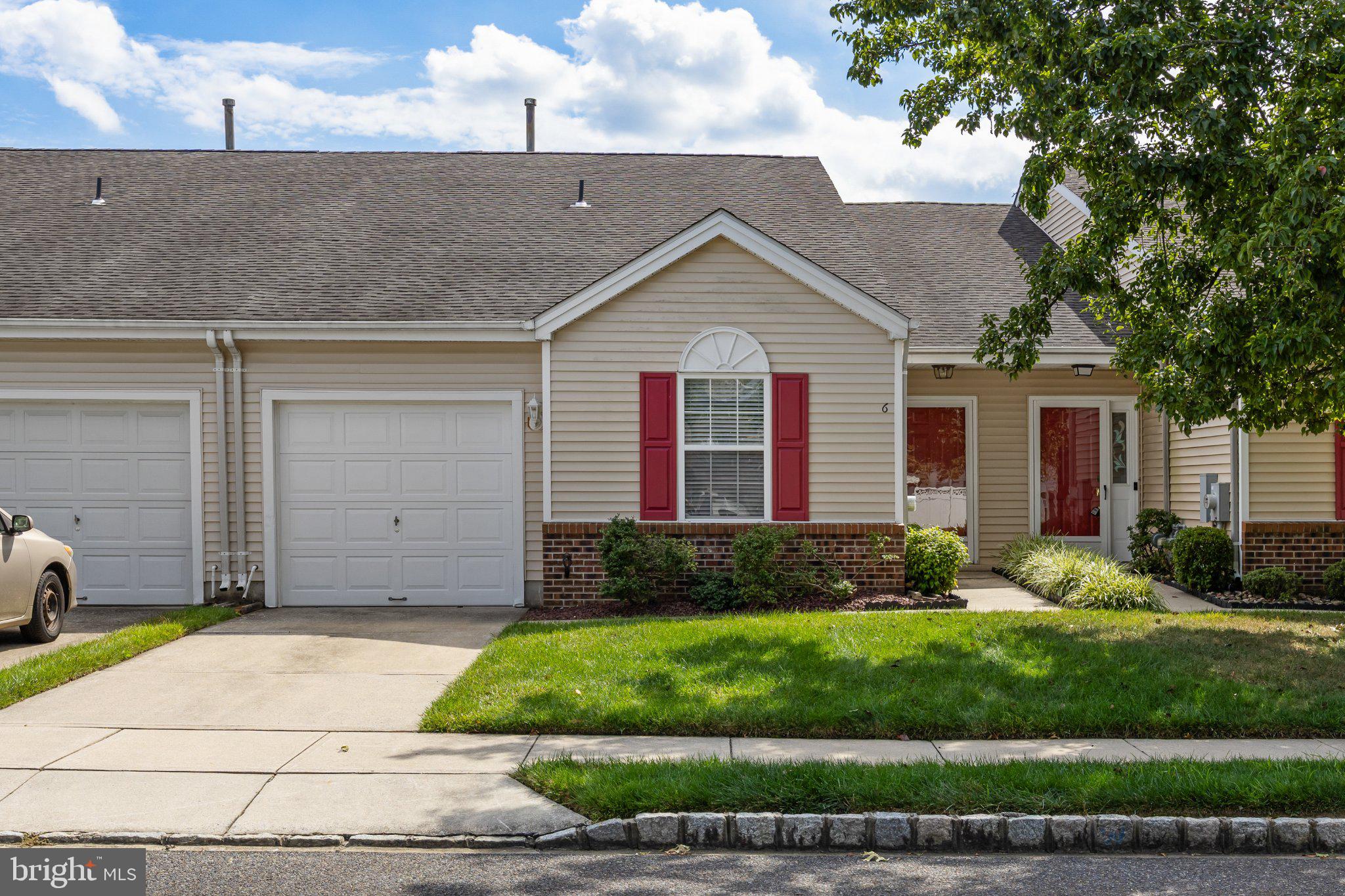 6 CLIFFORD DRIVE