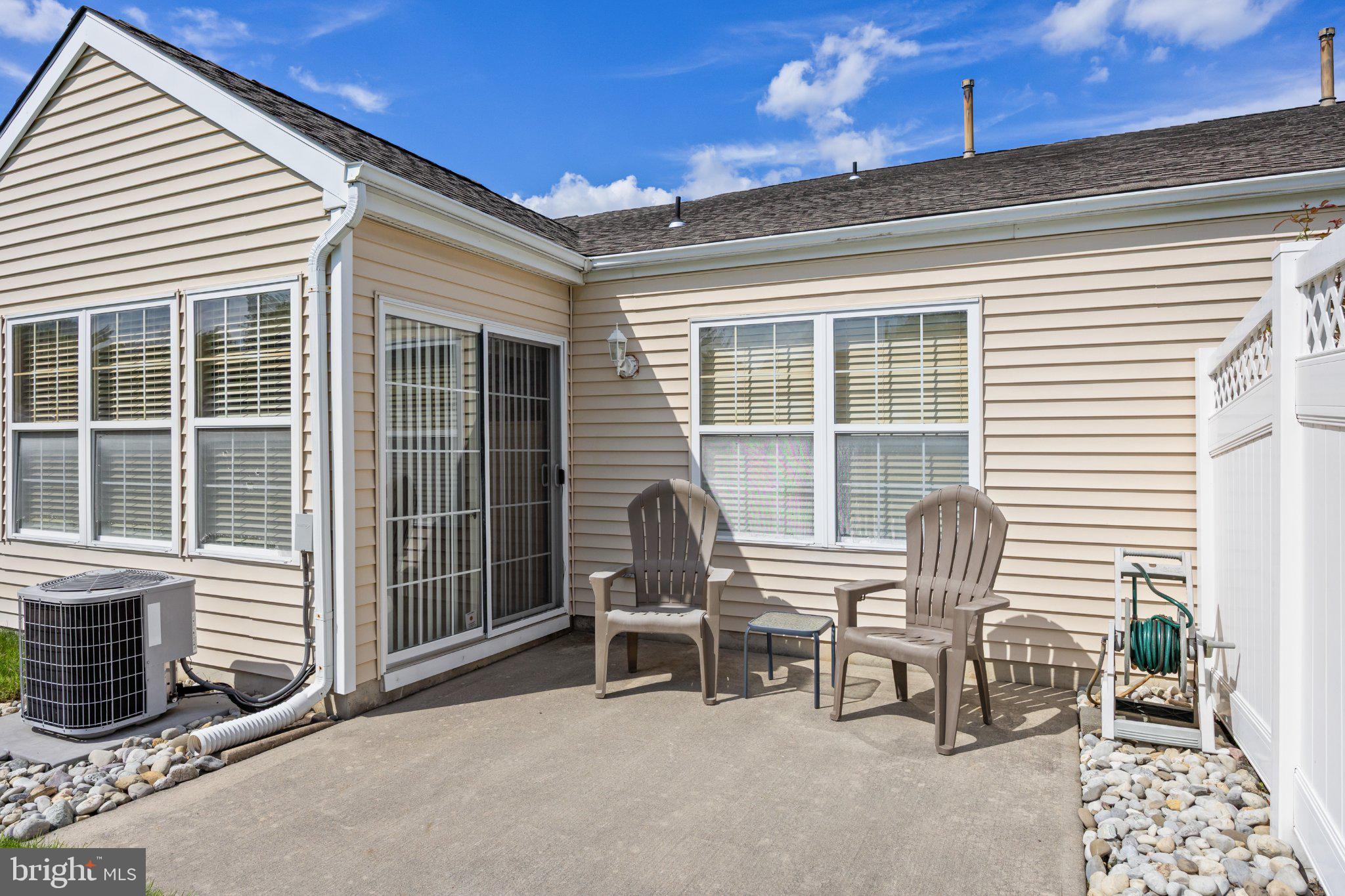 6 CLIFFORD DRIVE