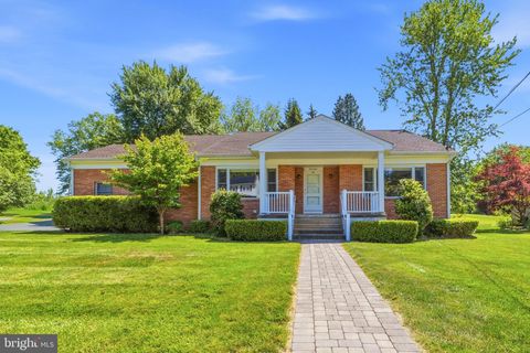 Homes For Sale - 17 Brophy Drive<br/> EWING, NJ 08638