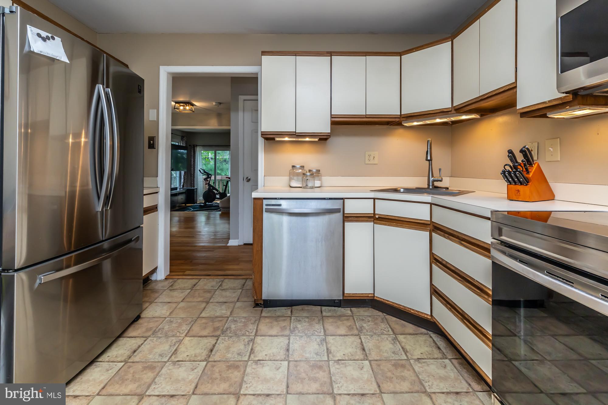 BALLINAHINCH - Residential