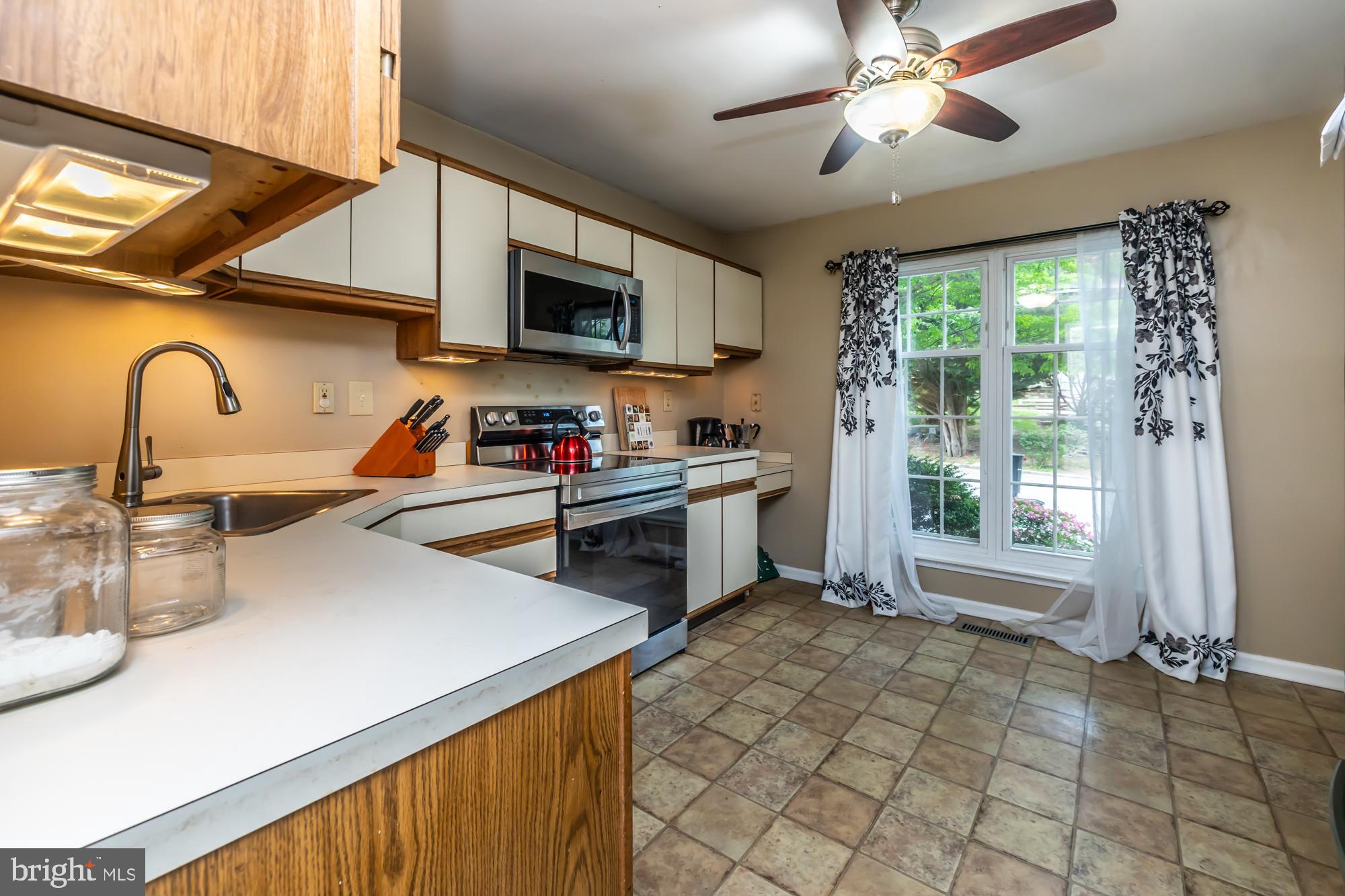 BALLINAHINCH - Residential