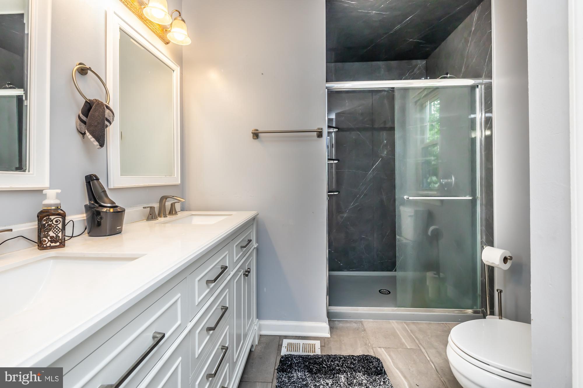 BALLINAHINCH - Residential