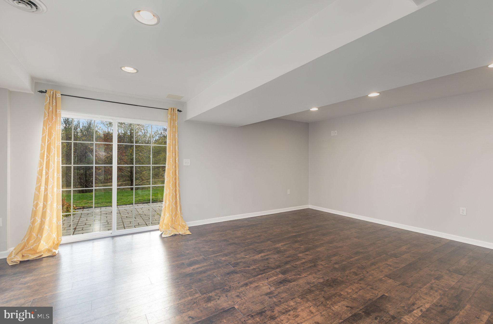 BRADFORD ESTATES - Residential Lease