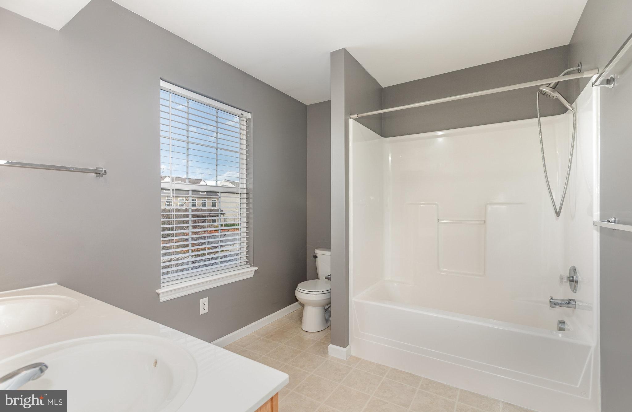 BRADFORD ESTATES - Residential Lease