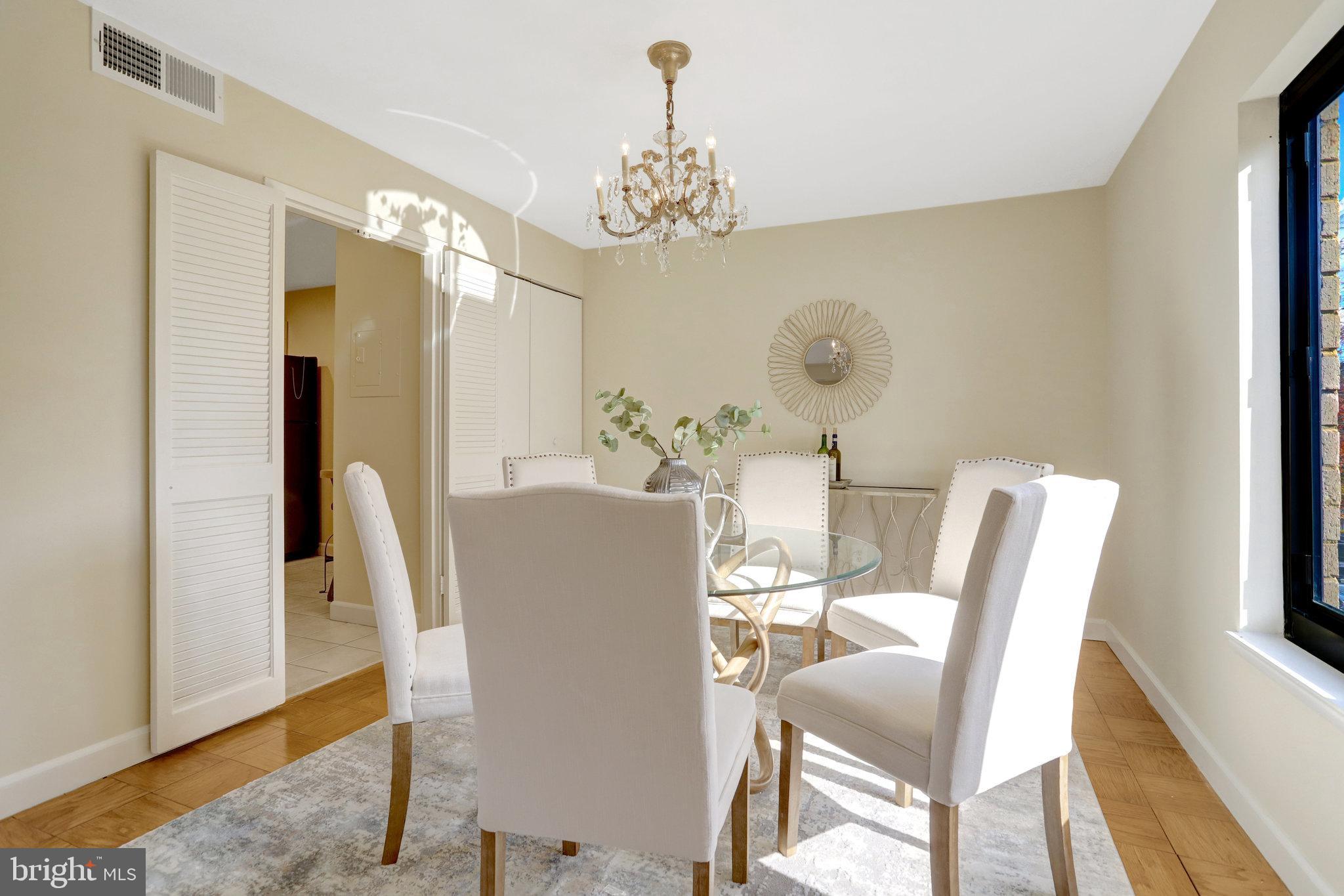 WOODLAKE TOWERS - Residential