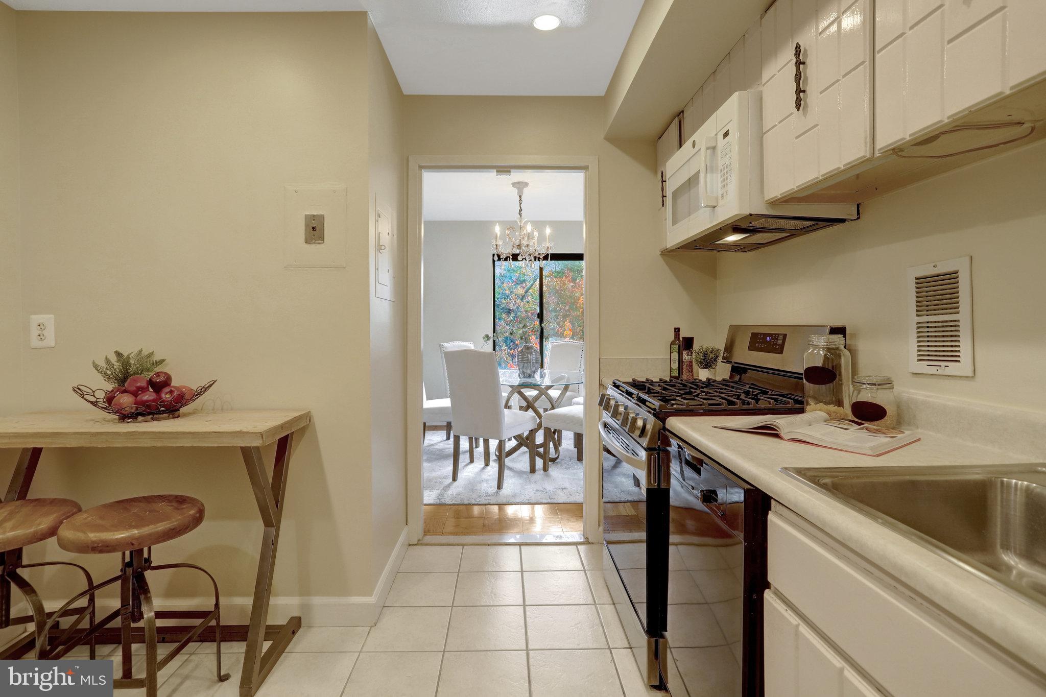 WOODLAKE TOWERS - Residential