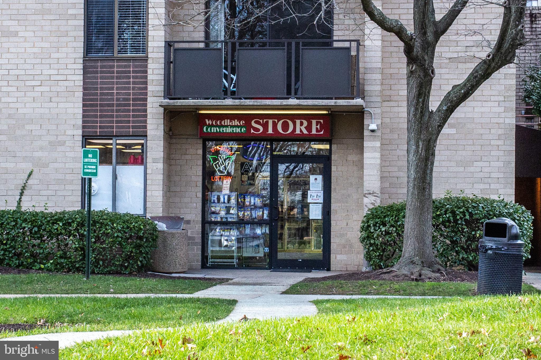 WOODLAKE TOWERS - Residential