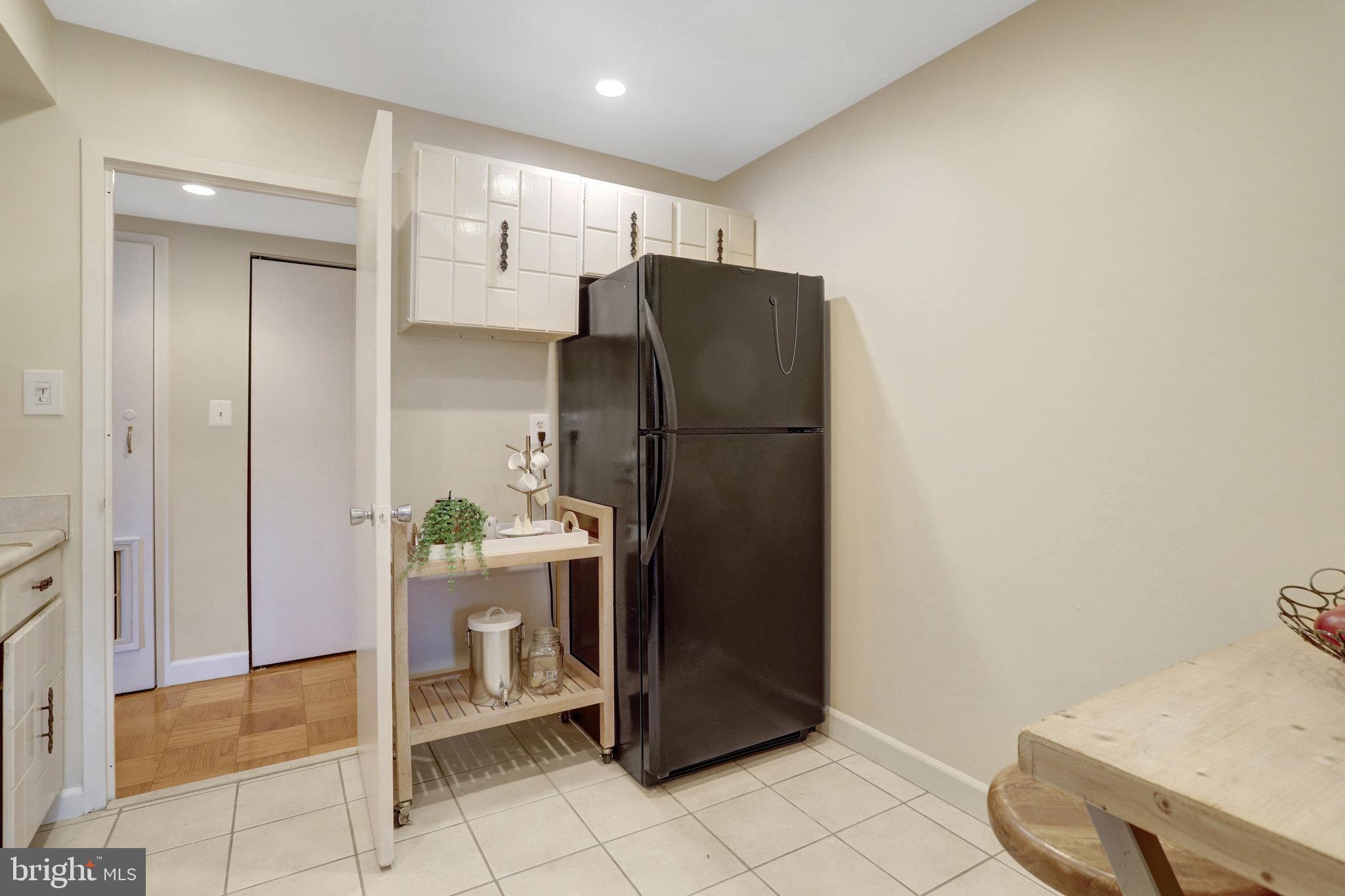 WOODLAKE TOWERS - Residential