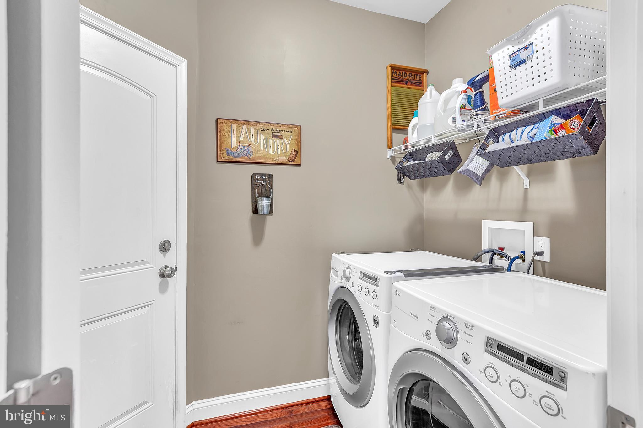 LAKE SHORE - Residential