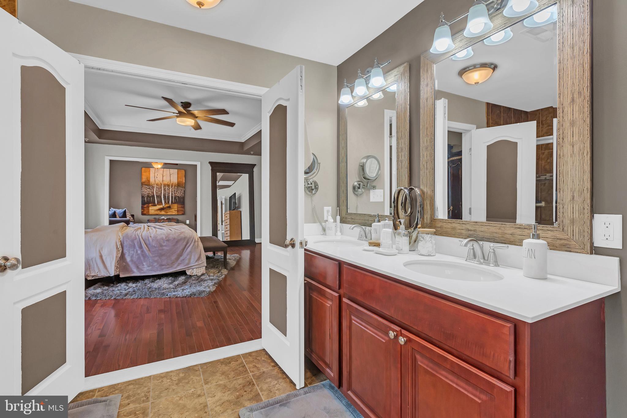 LAKE SHORE - Residential