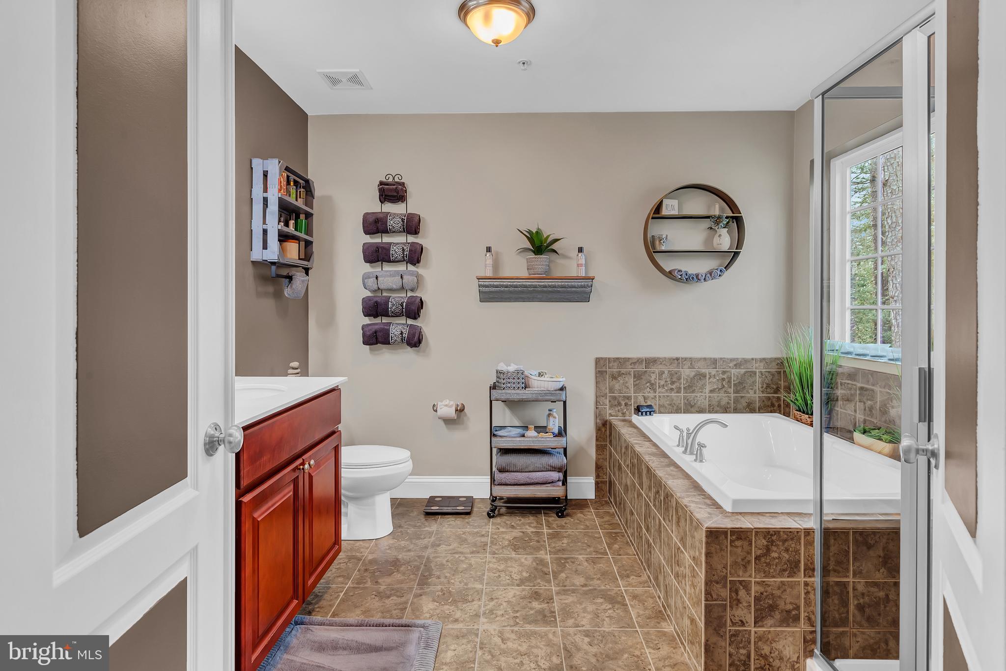 LAKE SHORE - Residential