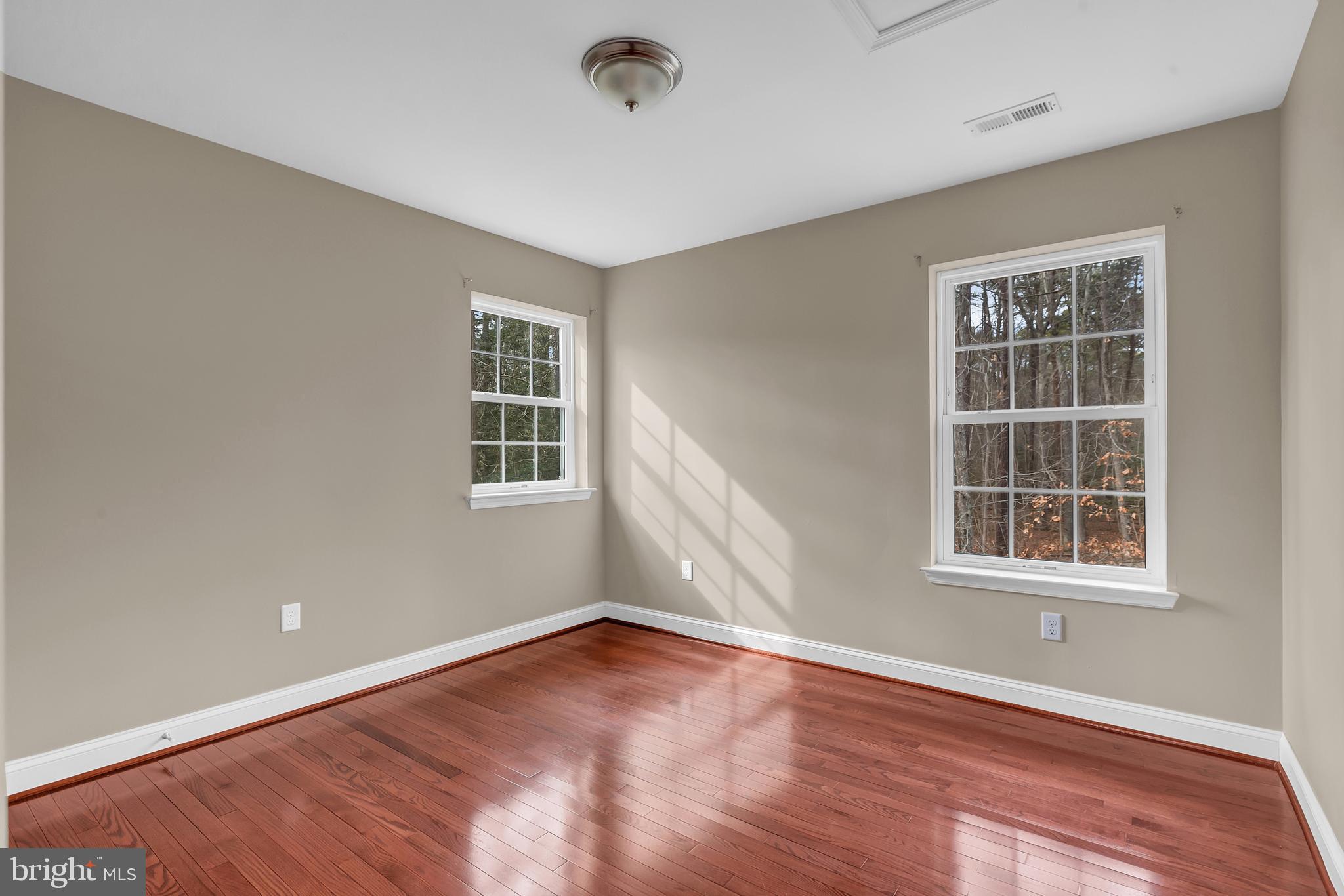 LAKE SHORE - Residential