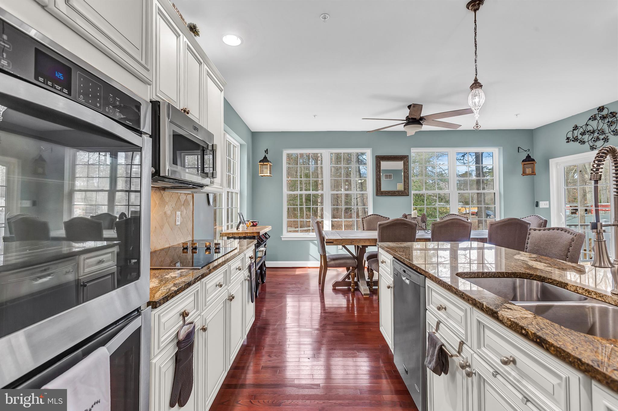 LAKE SHORE - Residential