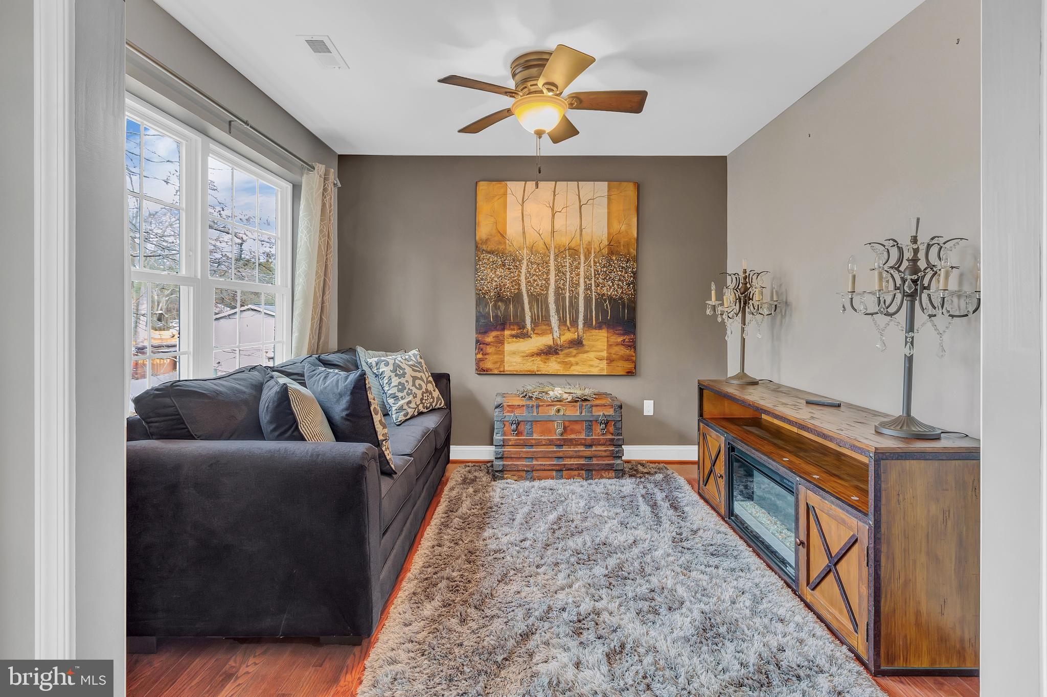 LAKE SHORE - Residential