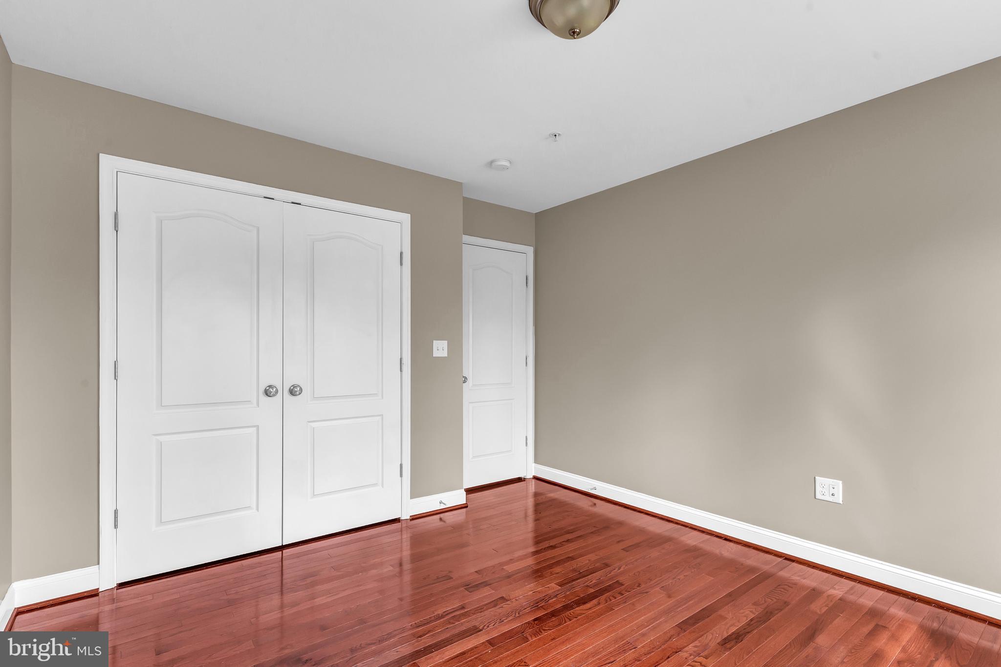 LAKE SHORE - Residential