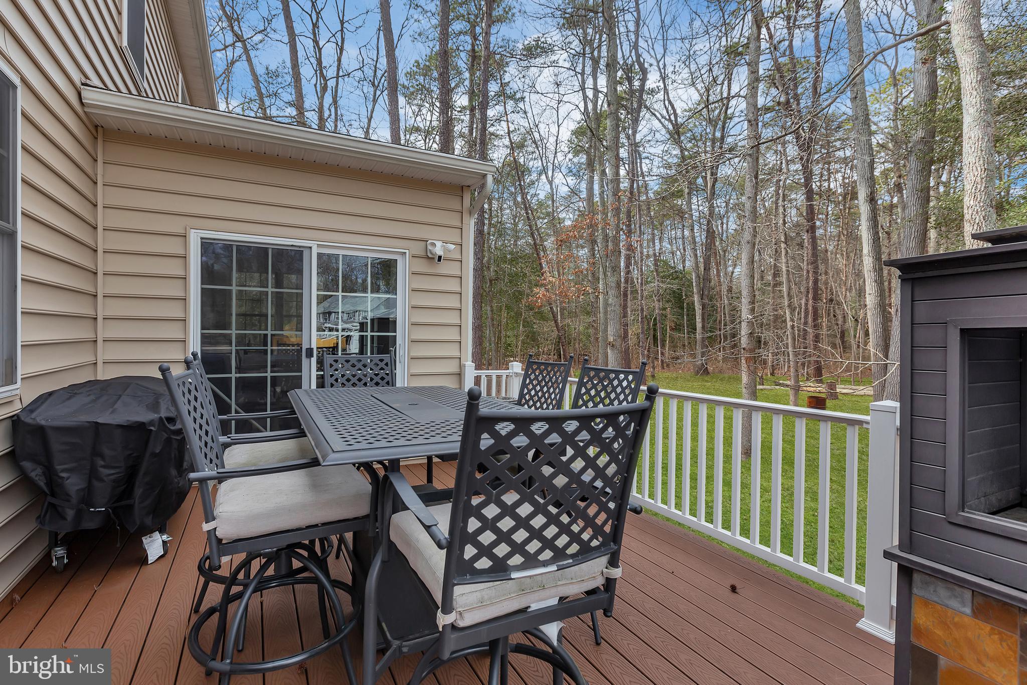 LAKE SHORE - Residential