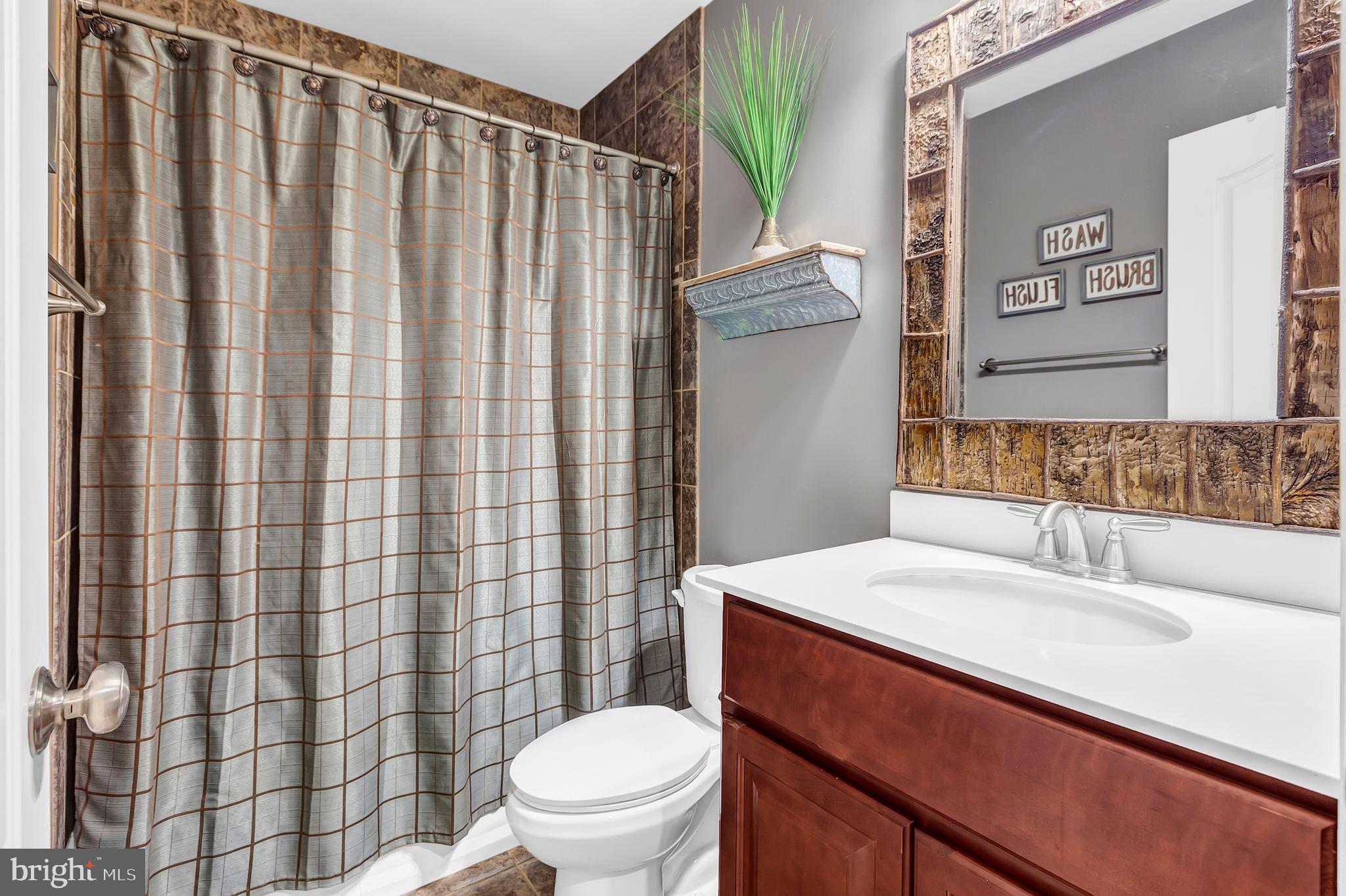 LAKE SHORE - Residential