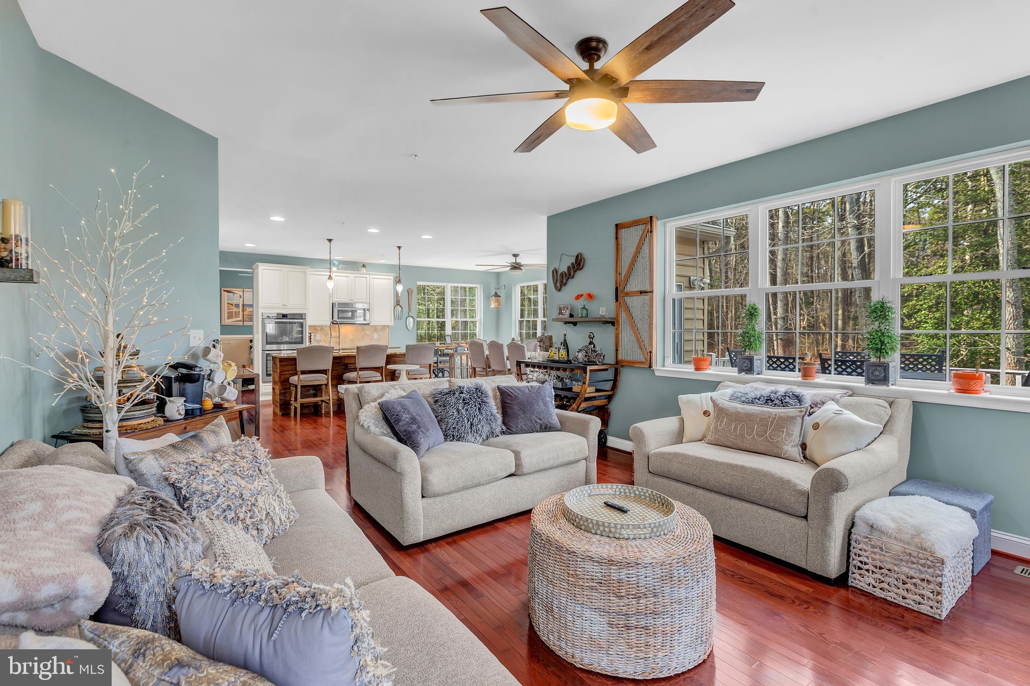 LAKE SHORE - Residential