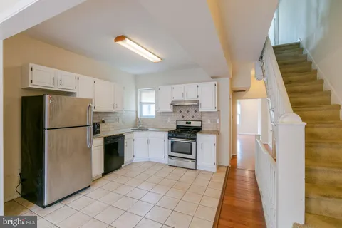 2324 Christian Street Unit 2F, Philadelphia, PA MLS: PAPH2473820
