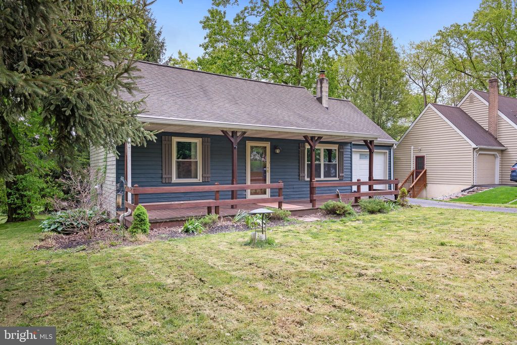 Photo of 2673 HEMLOCK DR, COLUMBIA, PA 17512 (MLS # PALA2033832)