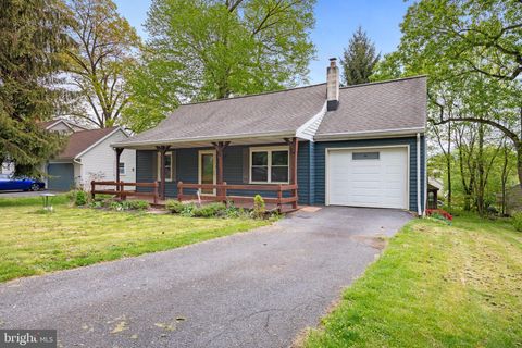 Photo of 2673 HEMLOCK DR, COLUMBIA, PA 17512 (MLS # PALA2033832)