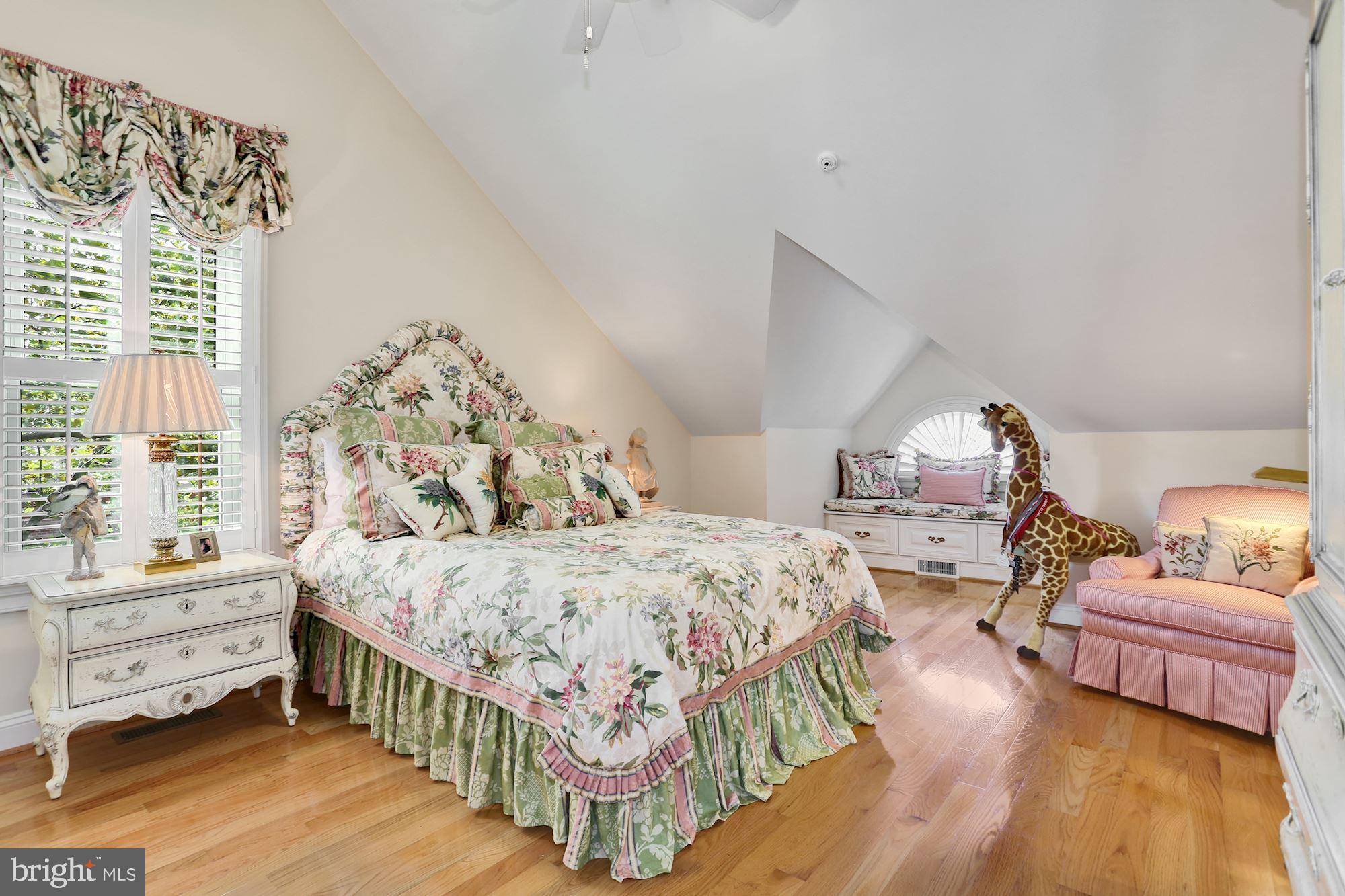 CHATHAM SQUARE - Residential