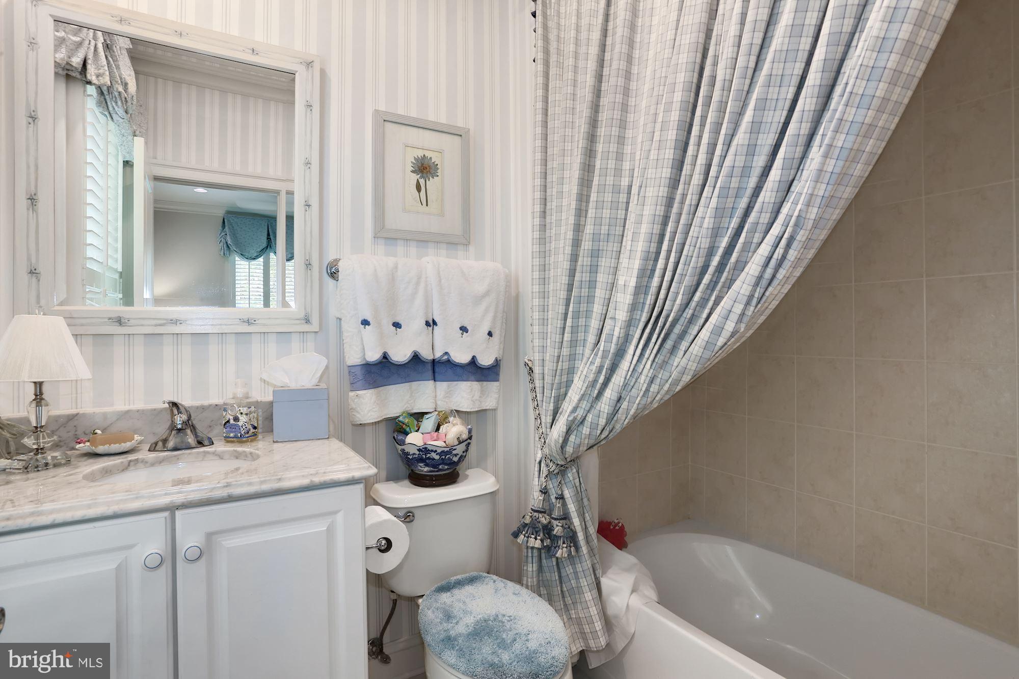 CHATHAM SQUARE - Residential