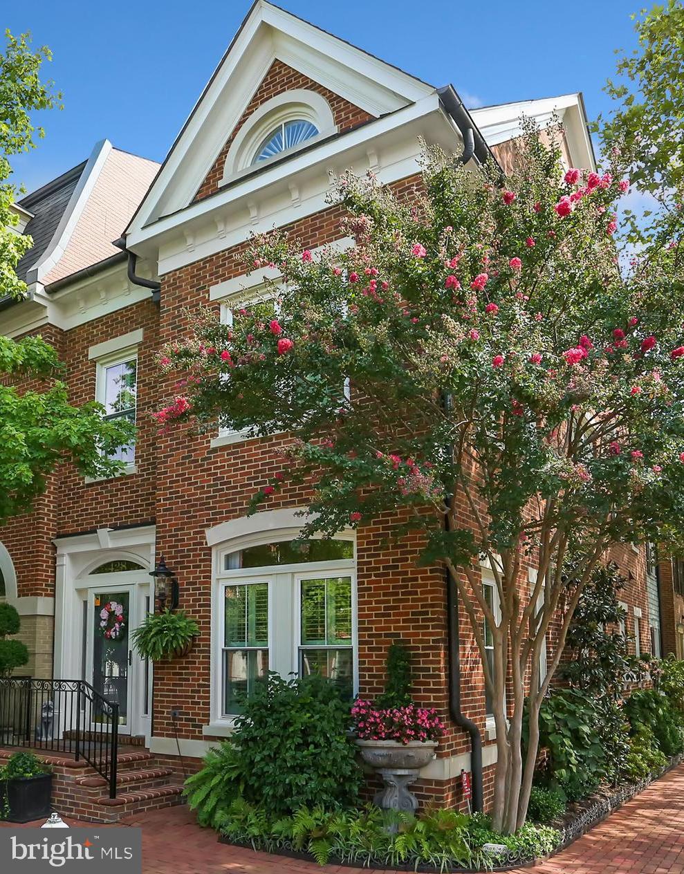 CHATHAM SQUARE - Residential