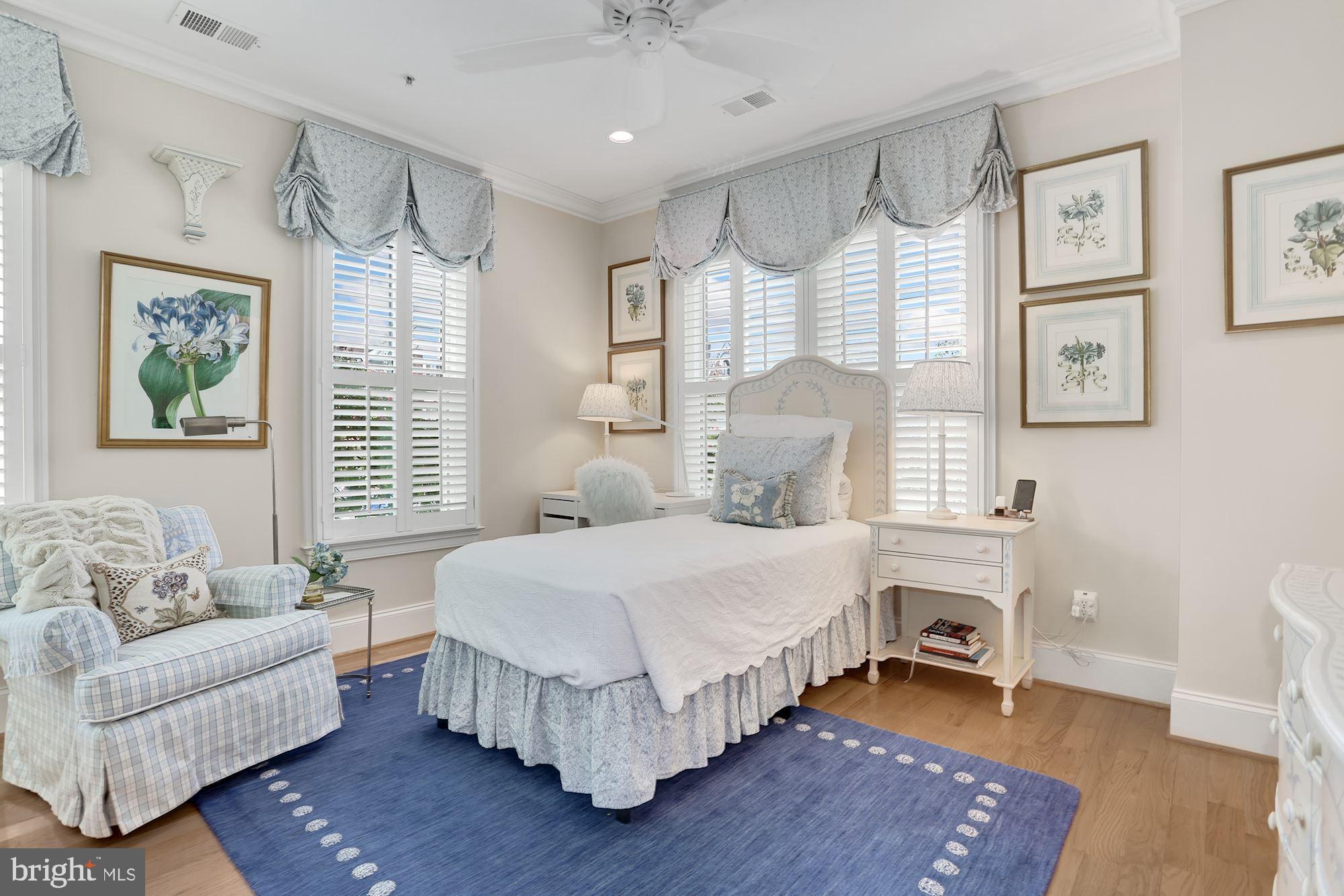 CHATHAM SQUARE - Residential