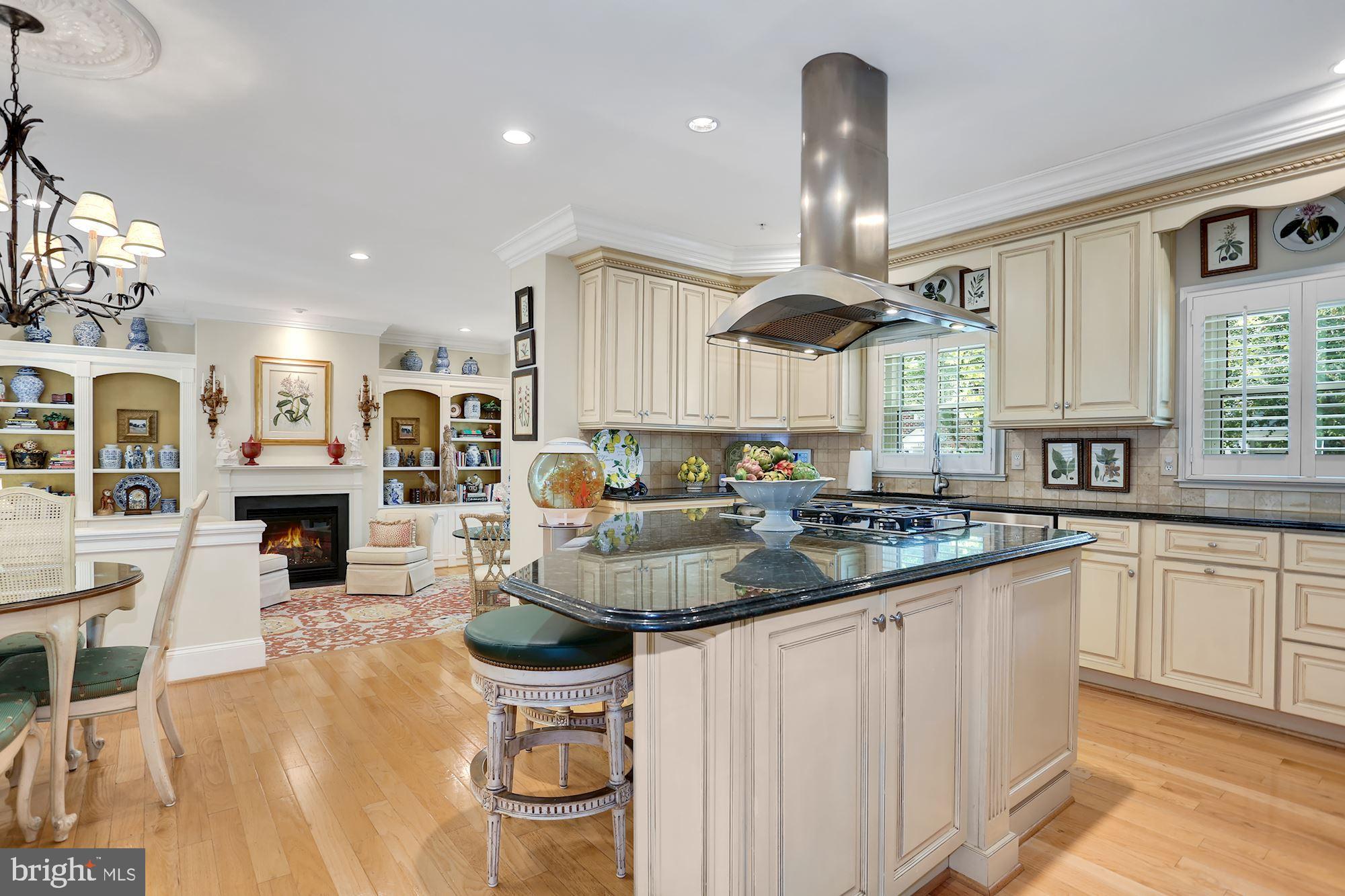 CHATHAM SQUARE - Residential