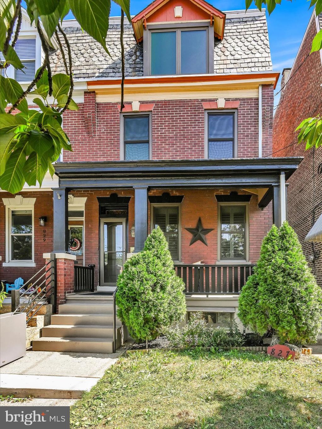 Photo of 827 N Shippen Street, Lancaster, PA 17602 (MLS # PALA2057398)