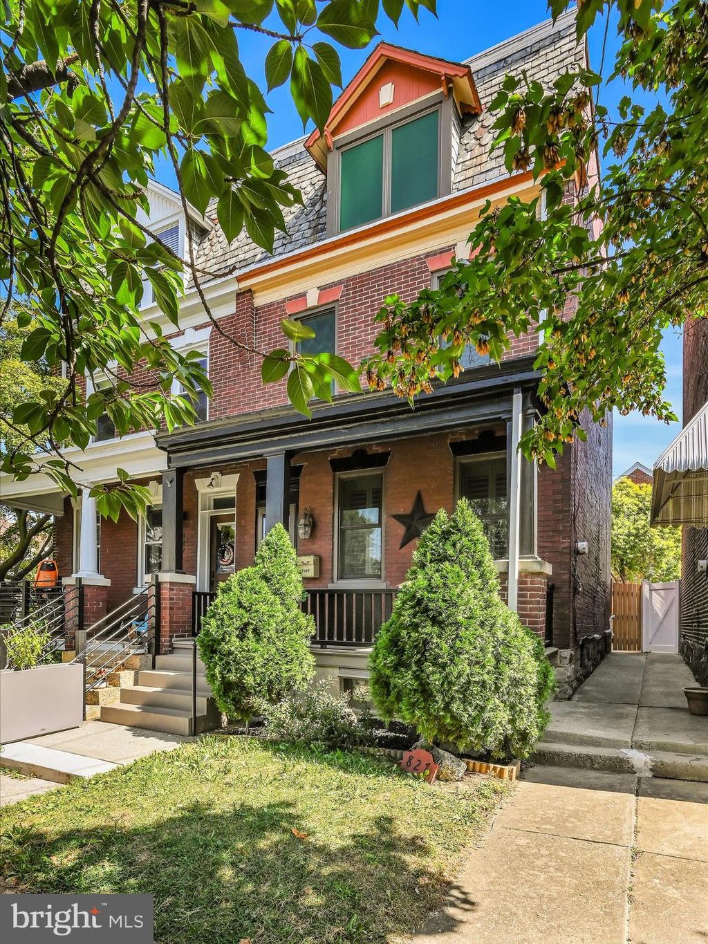 Photo of 827 N Shippen Street, Lancaster, PA 17602 (MLS # PALA2057398)