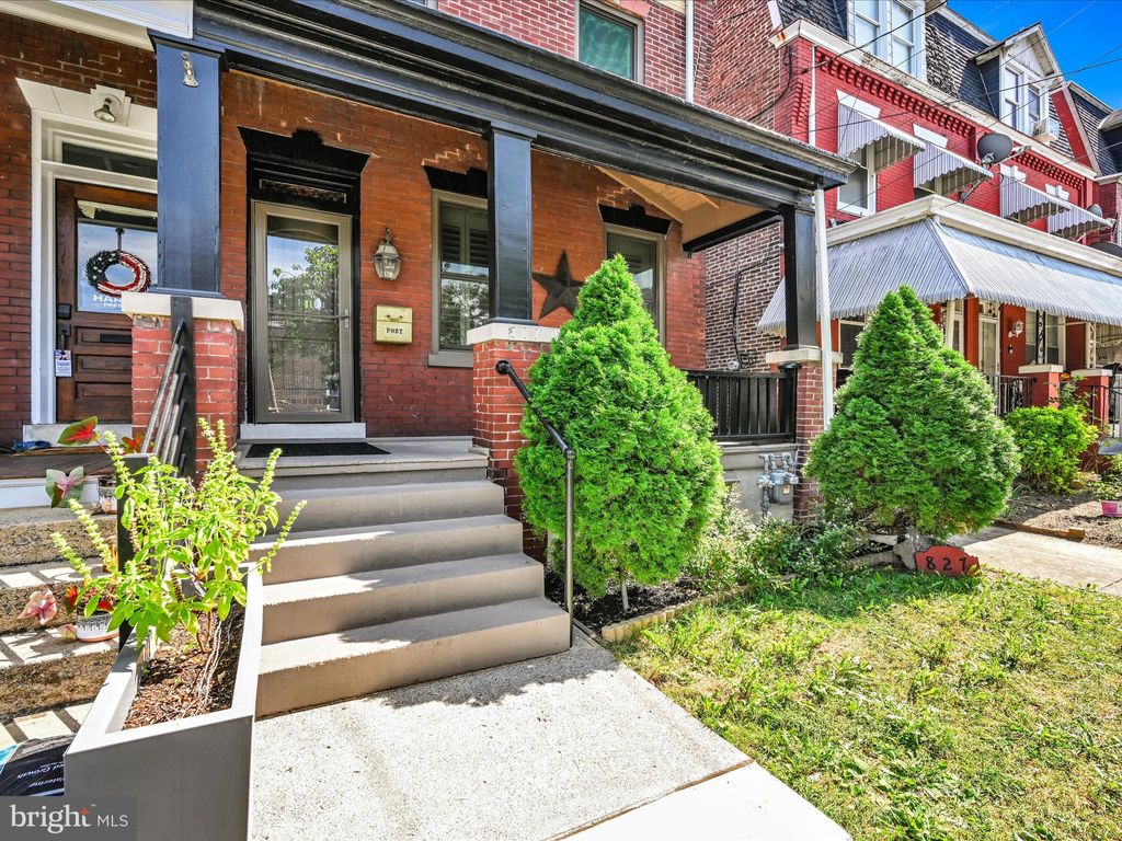 Photo of 827 N Shippen Street, Lancaster, PA 17602 (MLS # PALA2057398)