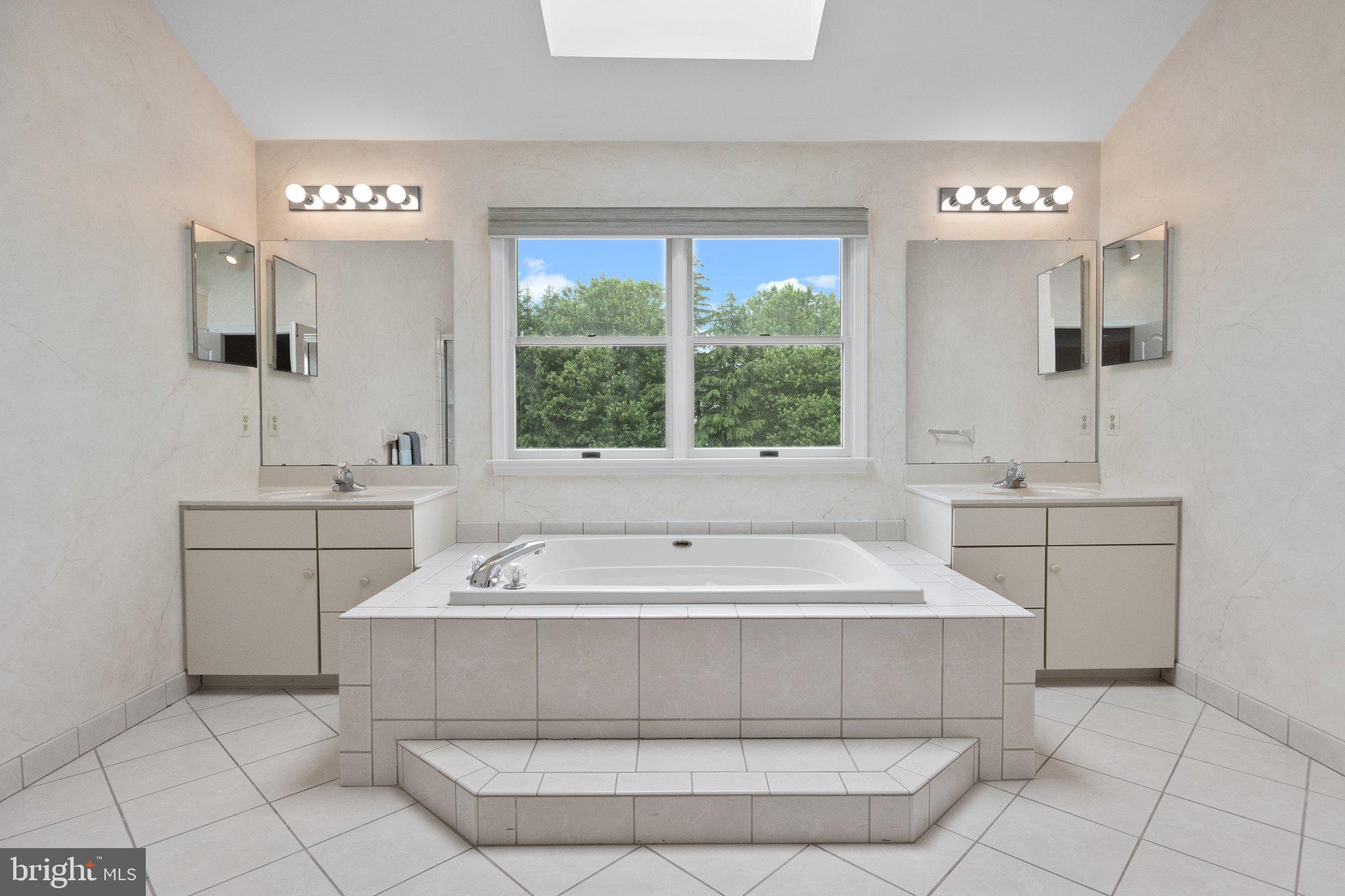 YARDLEY ESTS - Residential