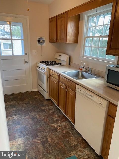 HARWOOD MANOR - Residential Lease