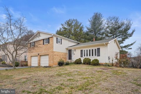 Photo of 1705 Crestview Drive, ROCKVILLE, MD 20854 (MLS # MDMC2220370)