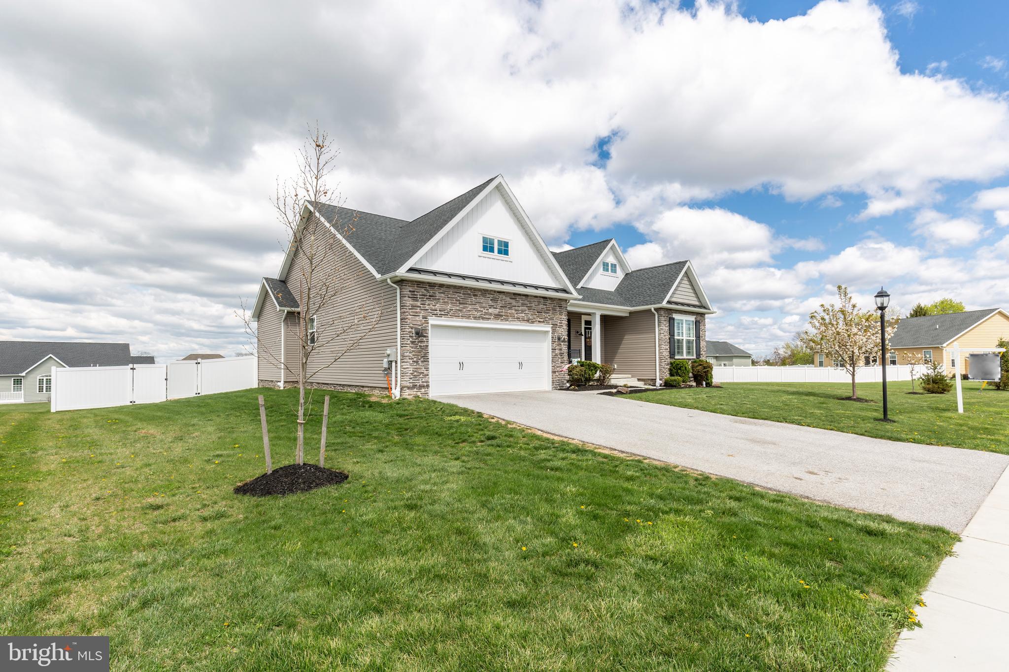 THORNBURY HUNT - Residential