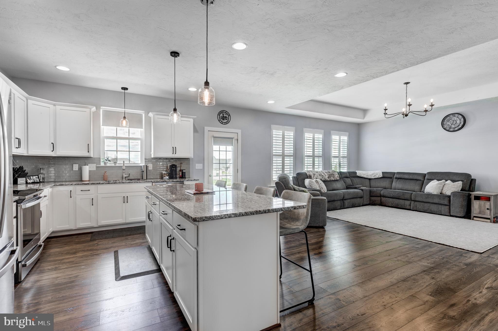 THORNBURY HUNT - Residential