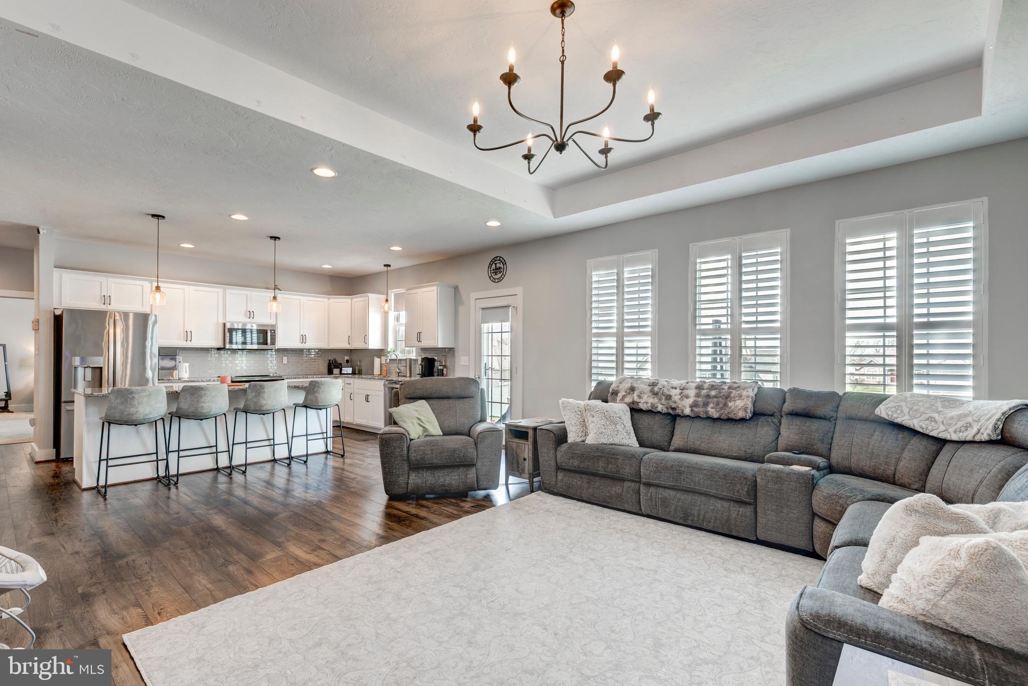 THORNBURY HUNT - Residential