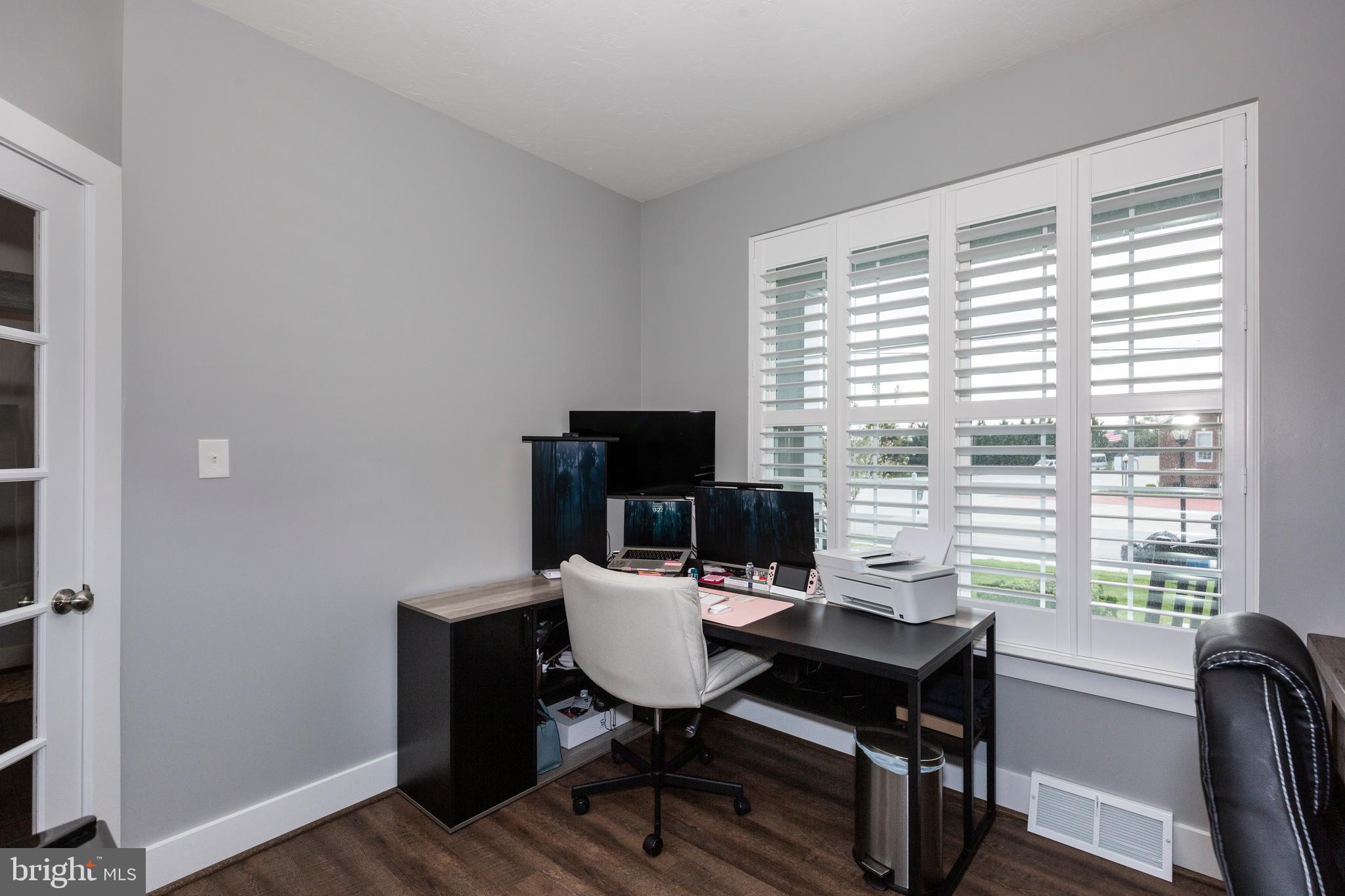 THORNBURY HUNT - Residential