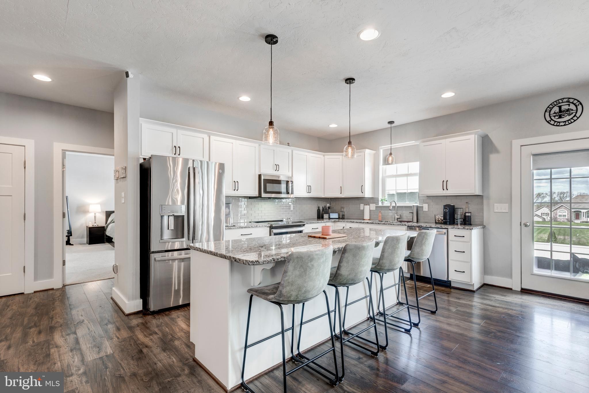 THORNBURY HUNT - Residential