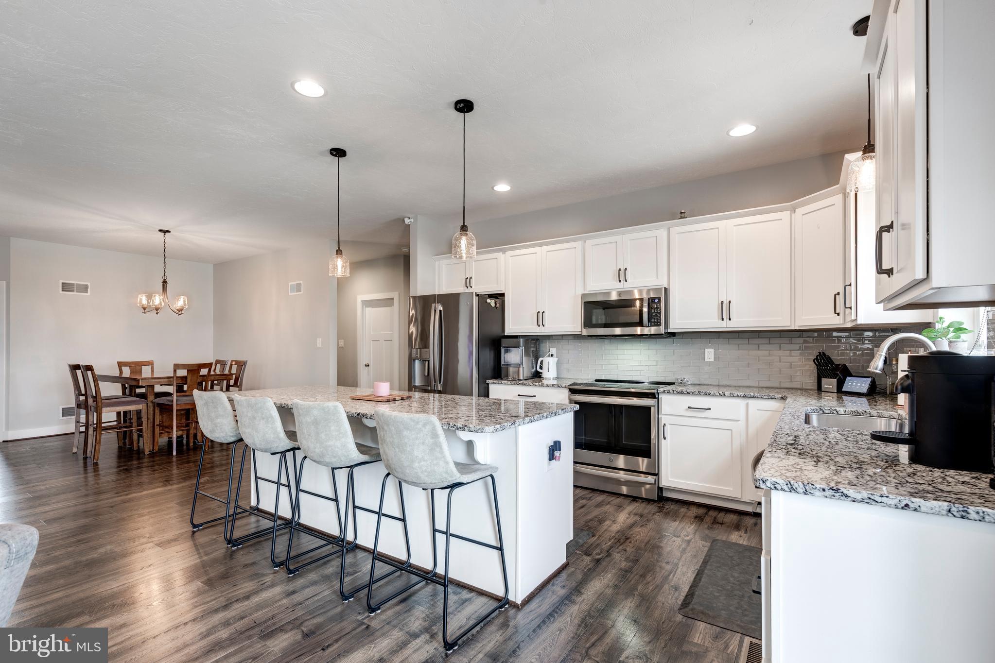 THORNBURY HUNT - Residential