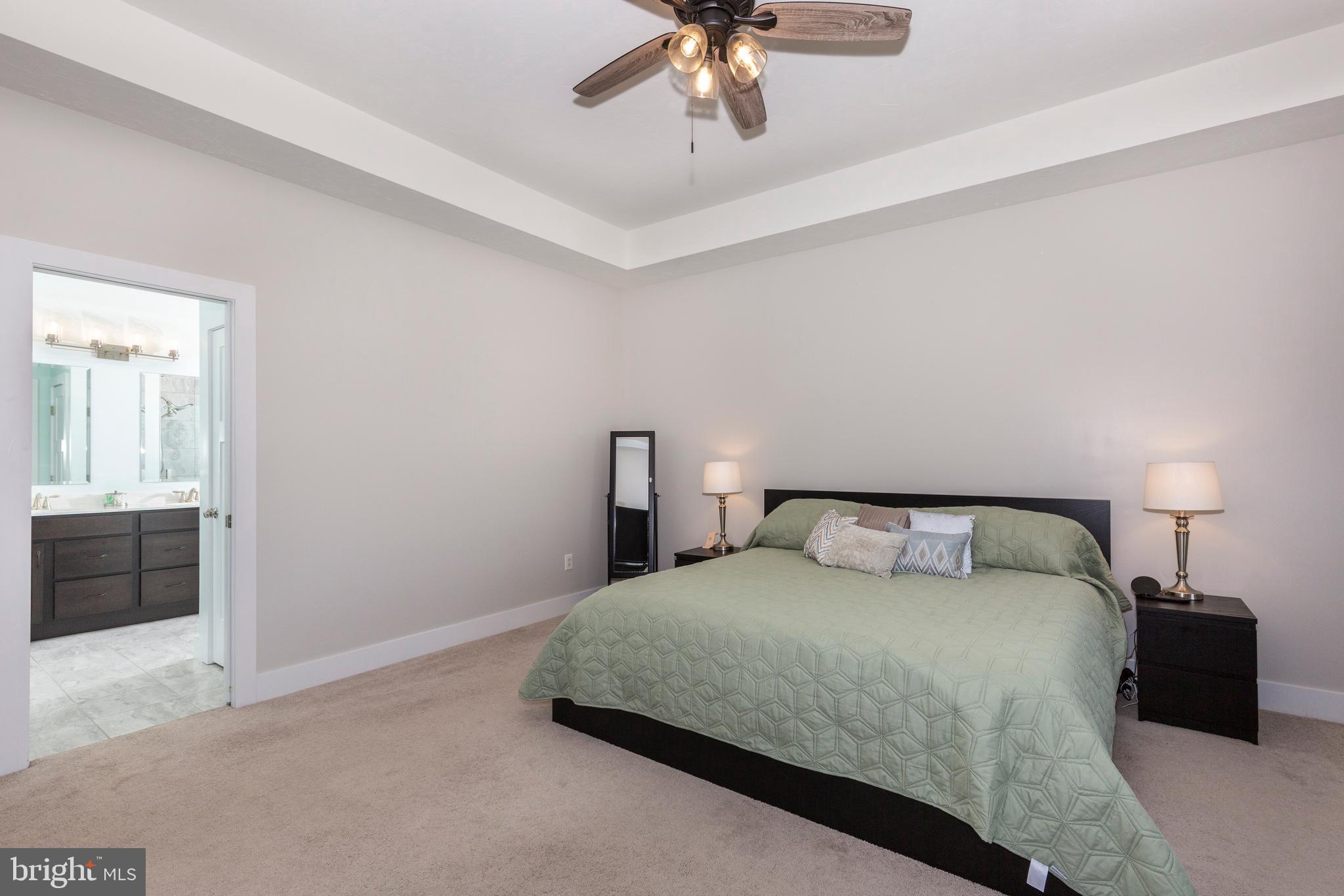 THORNBURY HUNT - Residential