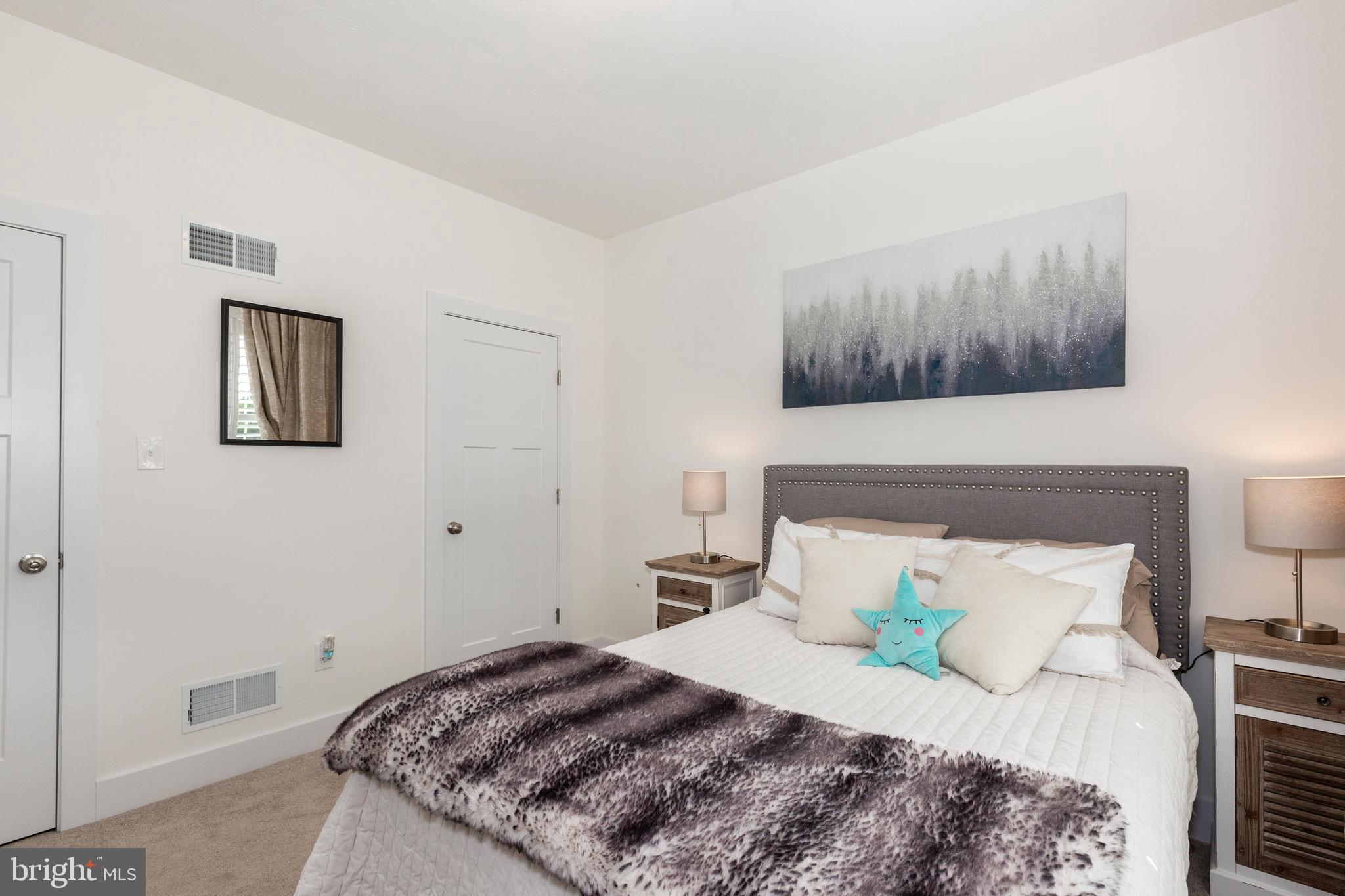 THORNBURY HUNT - Residential