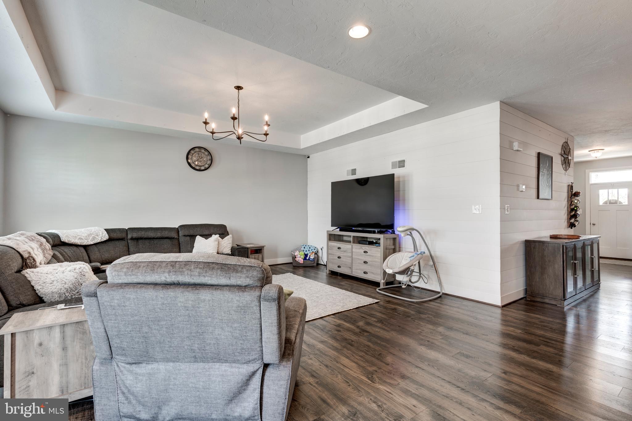 THORNBURY HUNT - Residential