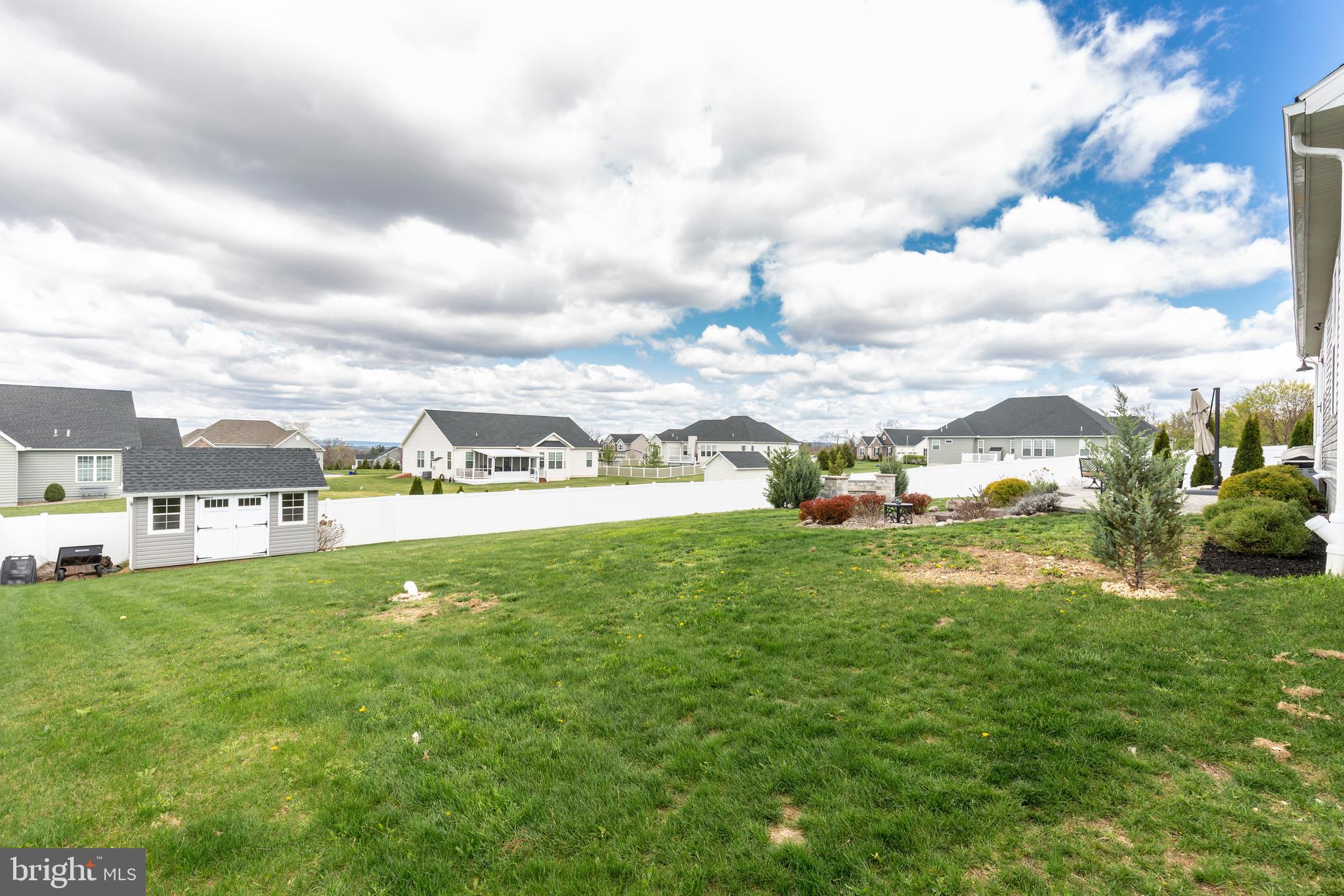 THORNBURY HUNT - Residential