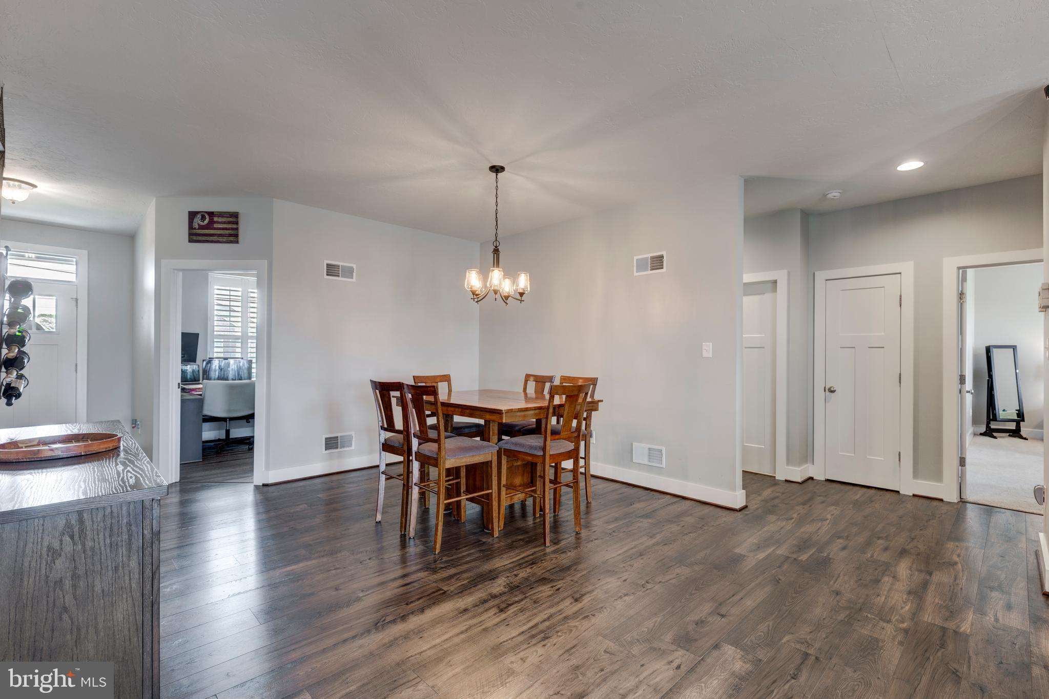 THORNBURY HUNT - Residential